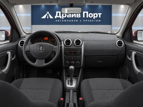 Renault Sandero 2012, панель приборов