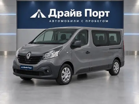 Renault Trafic 2016, вид спереди