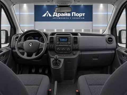 Renault Trafic 2016, панель приборов