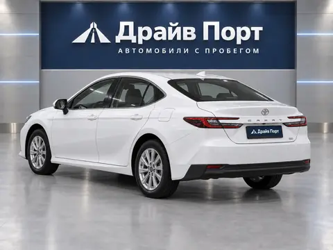 Toyota Camry 2026, вид сзади