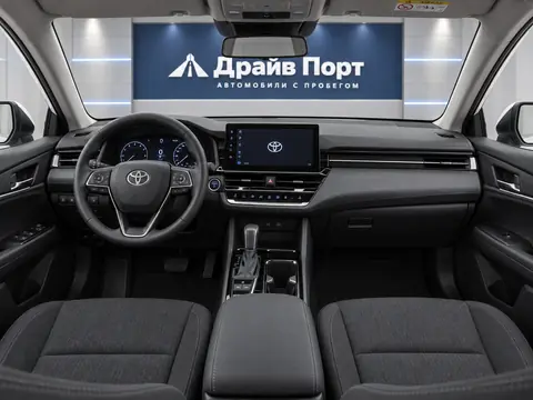 Toyota Camry 2026, панель приборов