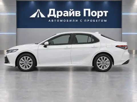 Toyota Camry 2022, вид сбоку