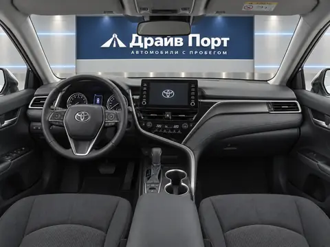 Toyota Camry 2022, панель приборов