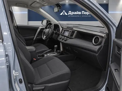 Toyota RAV4 2014, салон