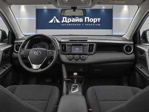 Toyota RAV4 2014, панель приборов
