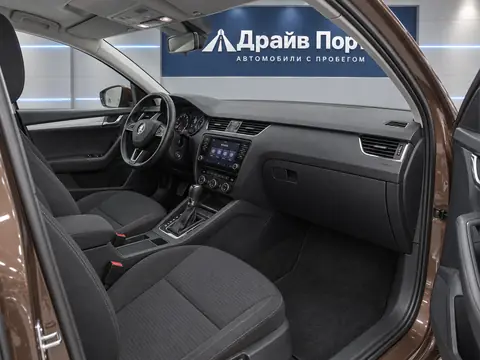 Skoda Octavia 2020, салон