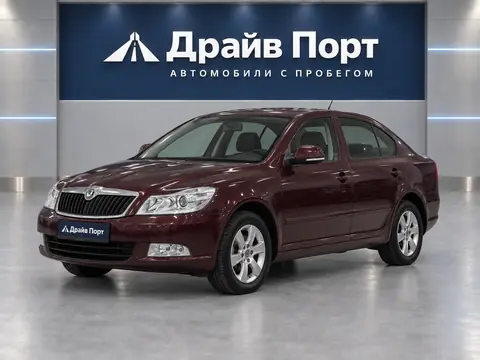 Skoda Octavia 2011, вид спереди