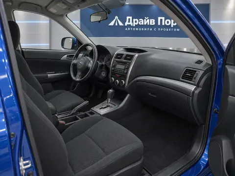 Subaru Impreza 2008, салон