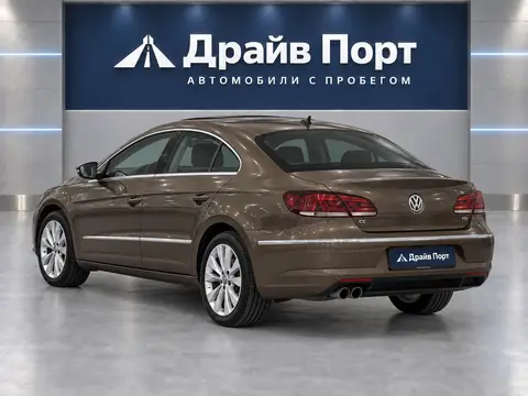 Volkswagen Passat CC 2013, вид сзади