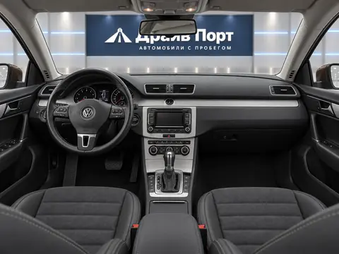 Volkswagen Passat CC 2013, панель приборов