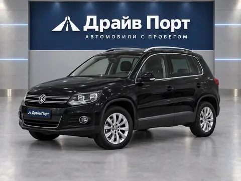 Volkswagen Tiguan 2015, вид спереди