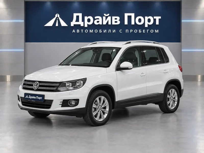 Volkswagen Tiguan 2012 — с пробегом, универсал, белый, вид спереди