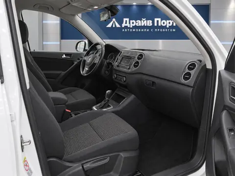 Volkswagen Tiguan 2012, салон