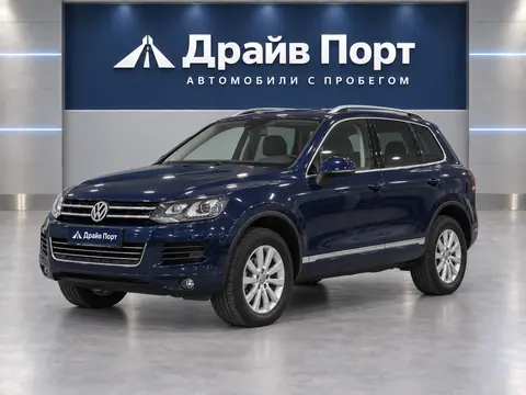 Volkswagen Touareg 2012, вид спереди