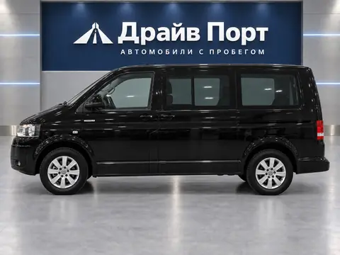 Volkswagen Caravelle 2012, вид сбоку