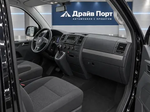 Volkswagen Caravelle 2012, салон