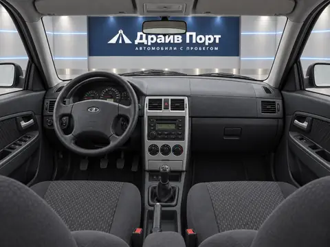 Lada Priora 2010, панель приборов