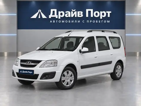 Lada Largus 2016, вид спереди