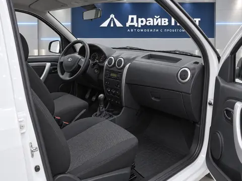 Lada Largus 2016, салон