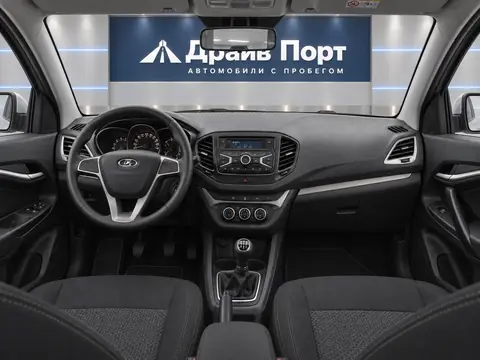 Lada Vesta 2018, панель приборов