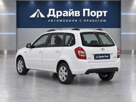 Lada Kalina 2018, вид сзади