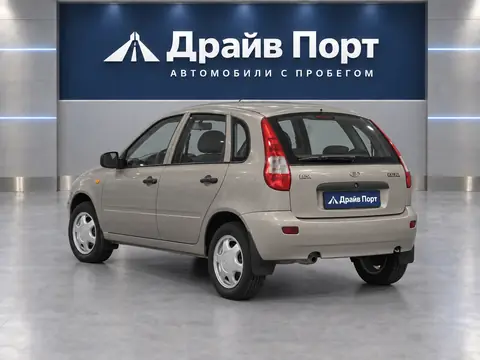 Lada Kalina 2007, вид сзади