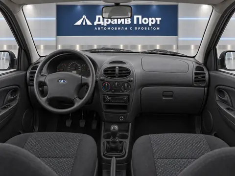 Lada Kalina 2007, панель приборов