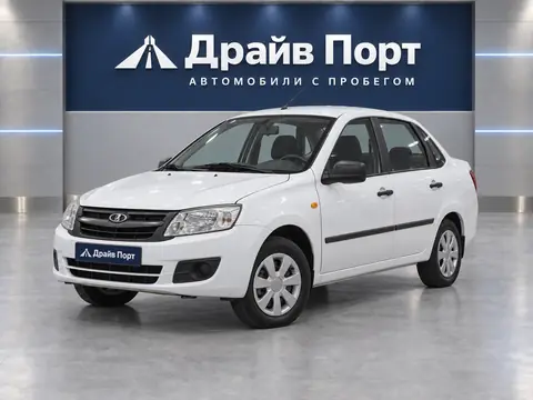 Lada Granta 2012, вид спереди