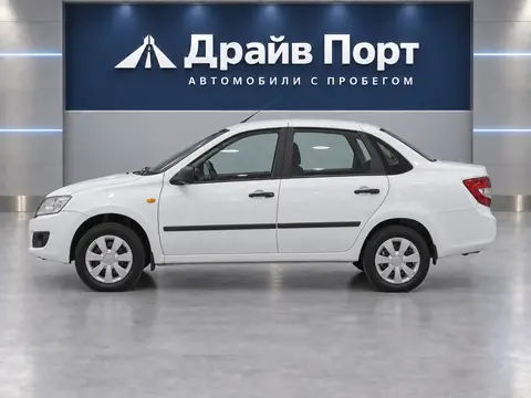 Lada Granta 2012, вид сбоку