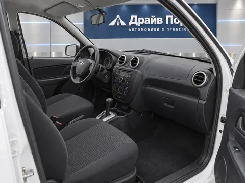 Lada Granta 2012, салон