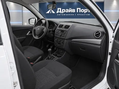 Lada Granta 2024, салон