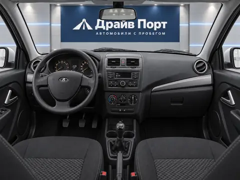 Lada Granta 2024, панель приборов