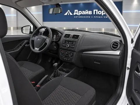 Lada Granta 2024, салон