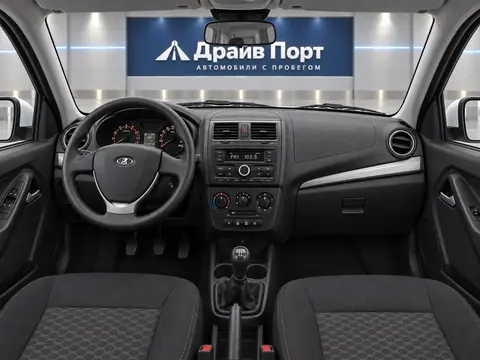 Lada Granta 2024, панель приборов