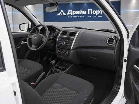 Lada Granta 2026, салон