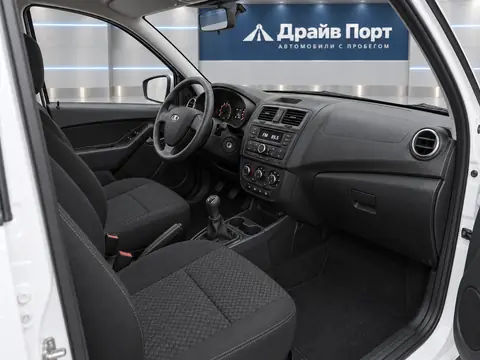 Lada Granta 2024, салон
