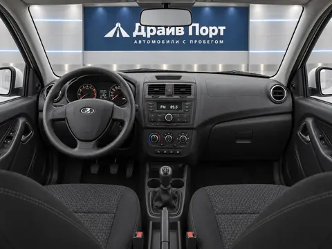 Lada Granta 2024, панель приборов