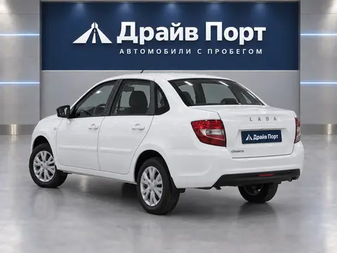 Lada Granta 2024, вид сзади