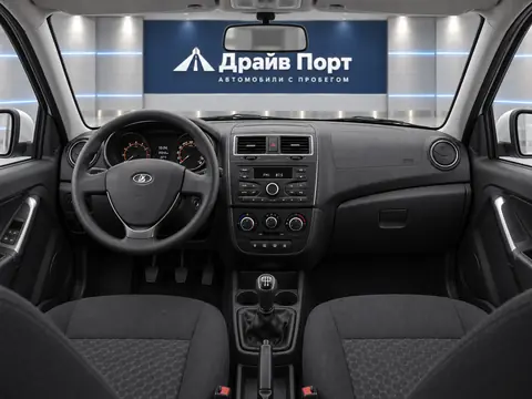 Lada Granta 2024, панель приборов
