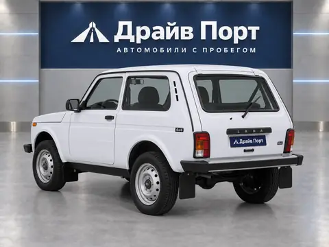 Lada 4x4 2020, вид сзади