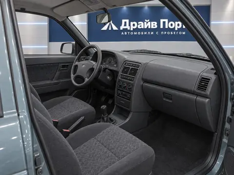Lada 21104 2006, салон