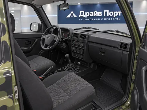 Lada 4x4 Бронто 2017, салон